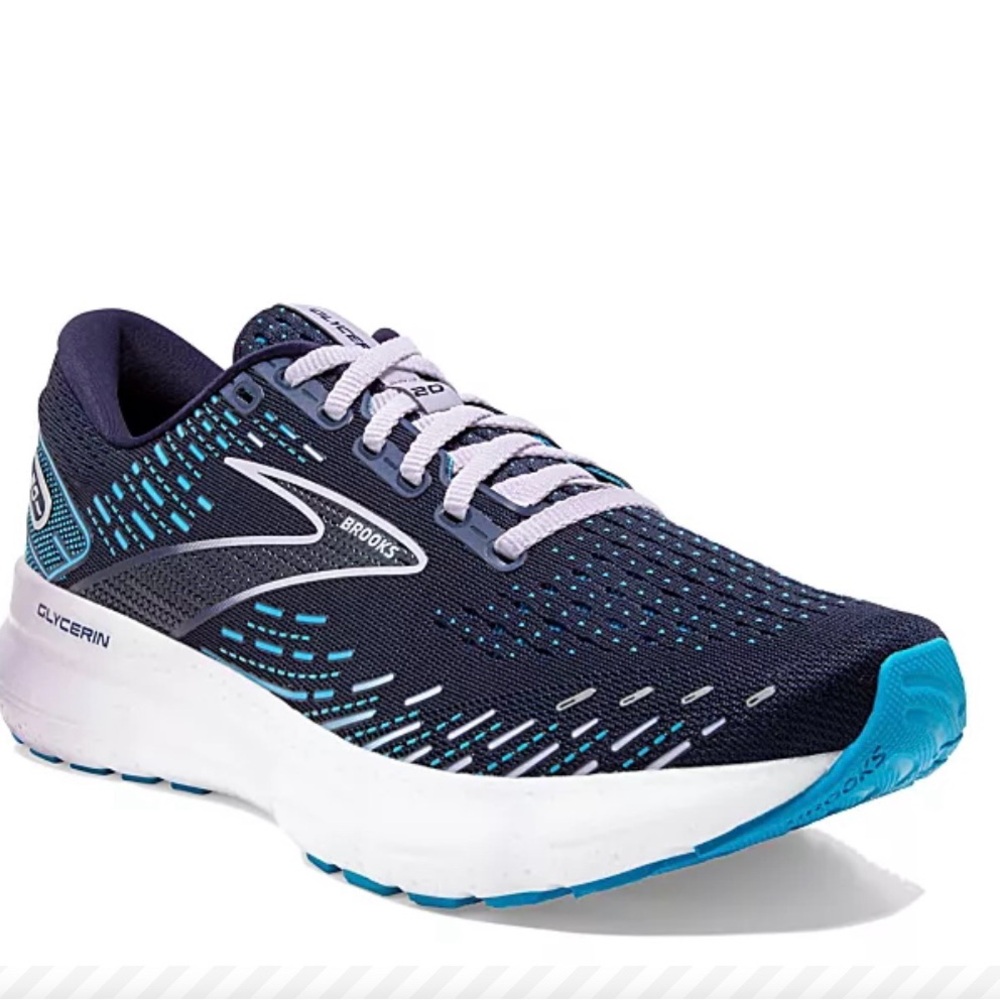 Women’s 9  walking/wide running shoes